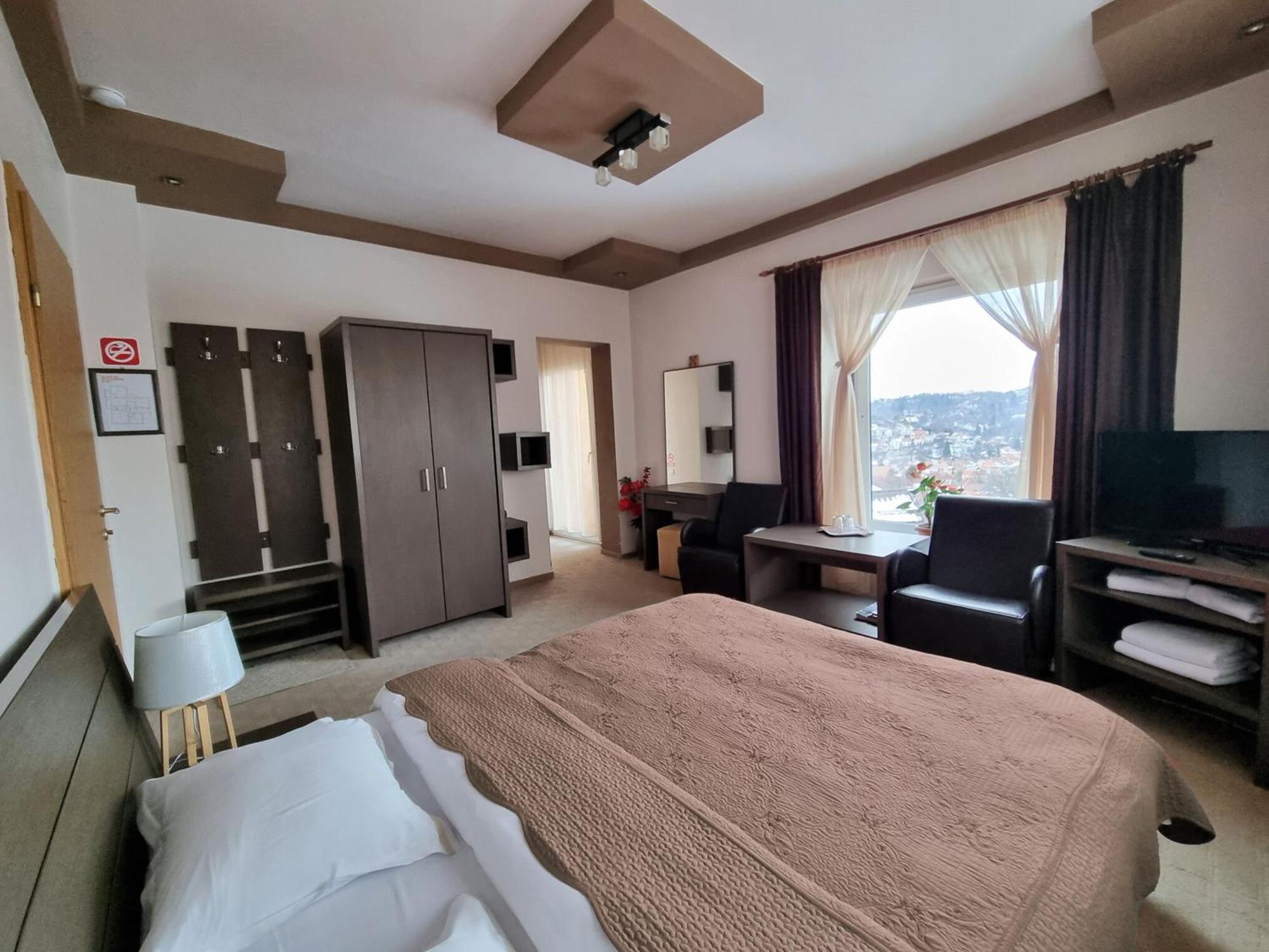 Casa Cristina 3*